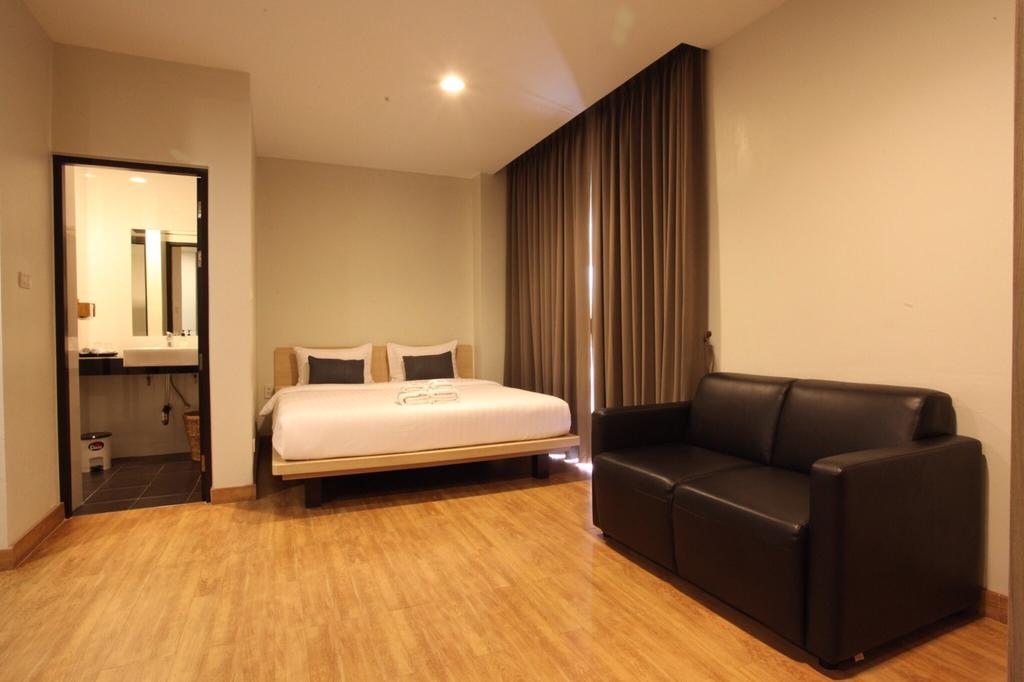 Narita Amata Hotel Chonburi Buitenkant foto