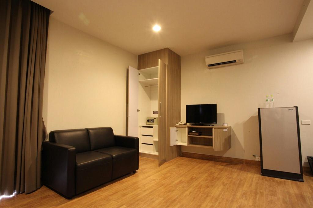 Narita Amata Hotel Chonburi Buitenkant foto