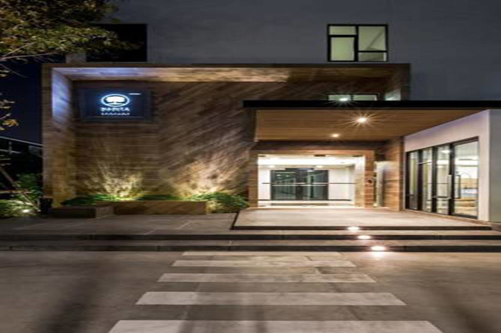 Narita Amata Hotel Chonburi Buitenkant foto