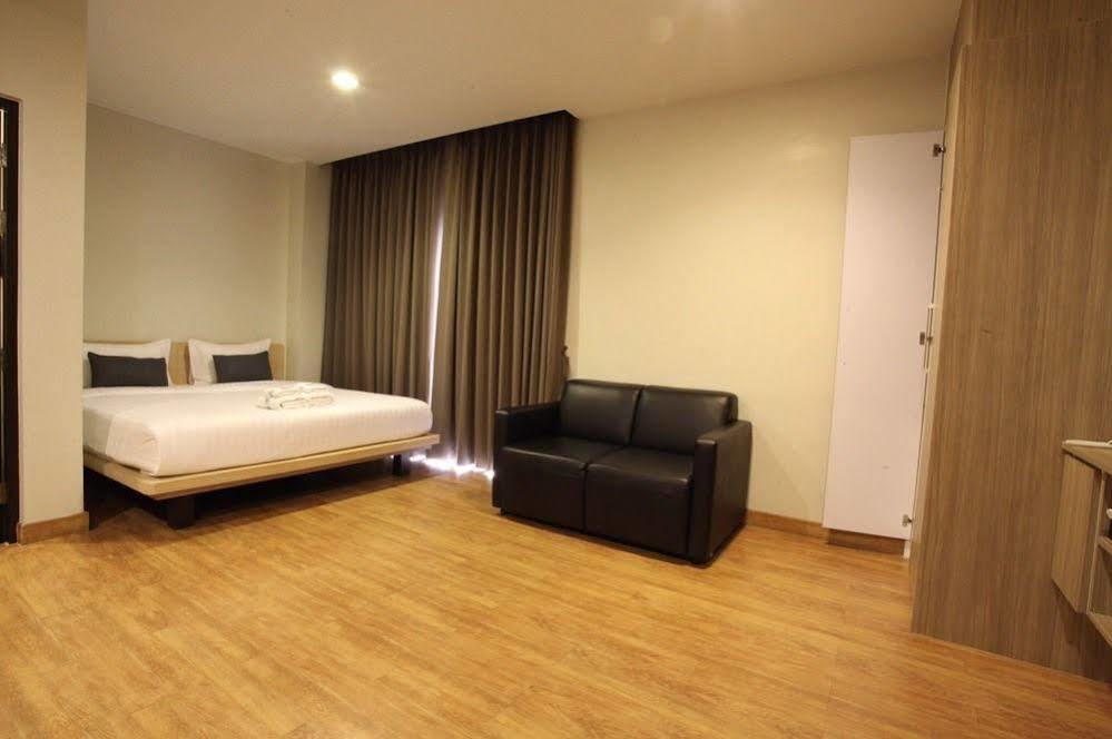 Narita Amata Hotel Chonburi Buitenkant foto