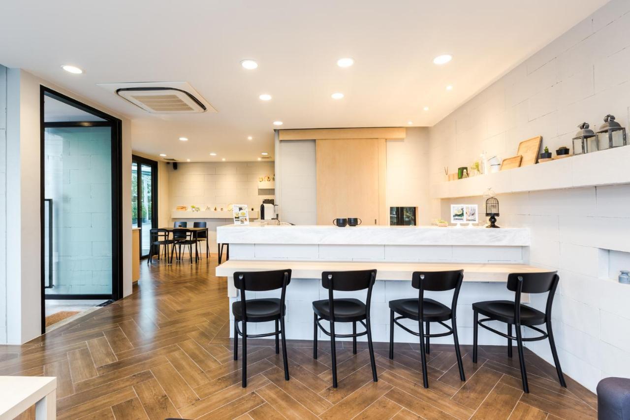 Narita Amata Hotel Chonburi Buitenkant foto