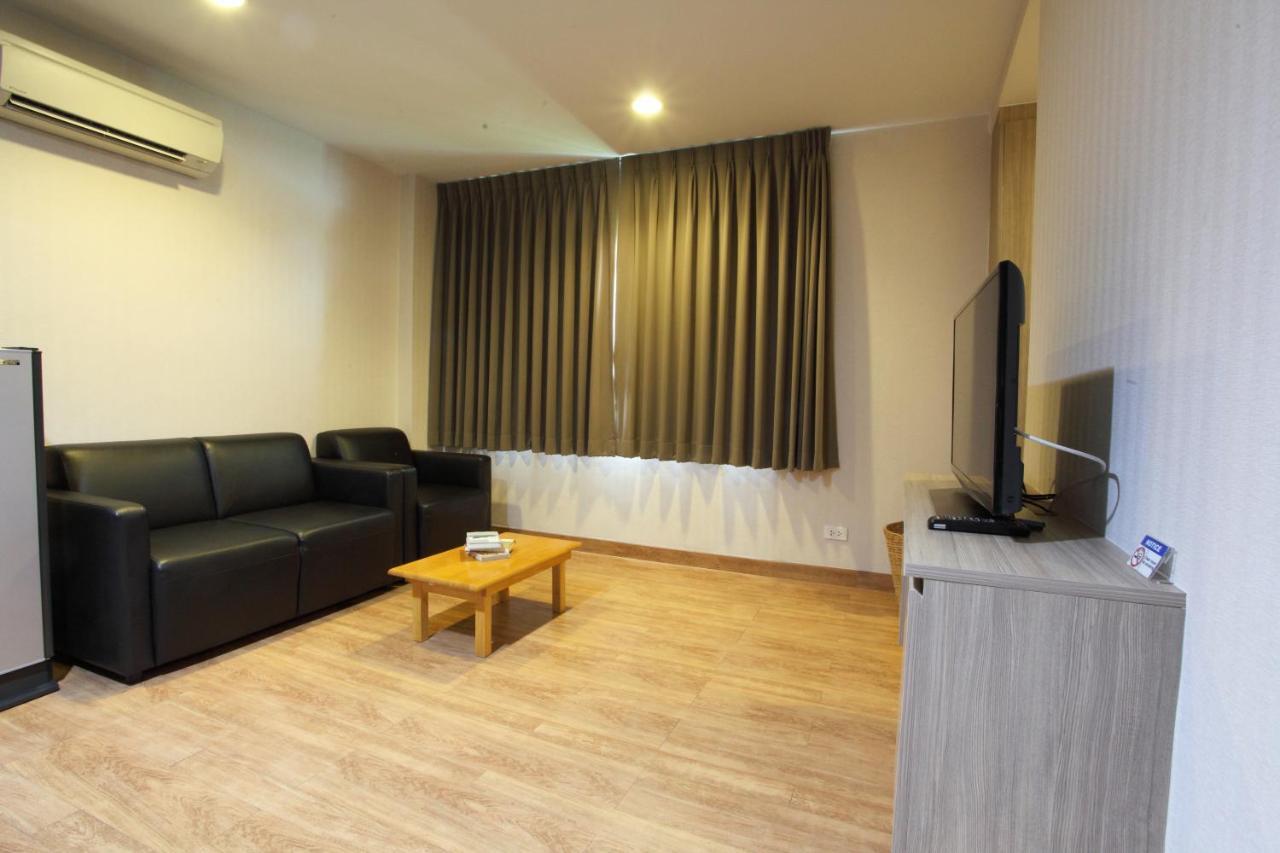 Narita Amata Hotel Chonburi Buitenkant foto