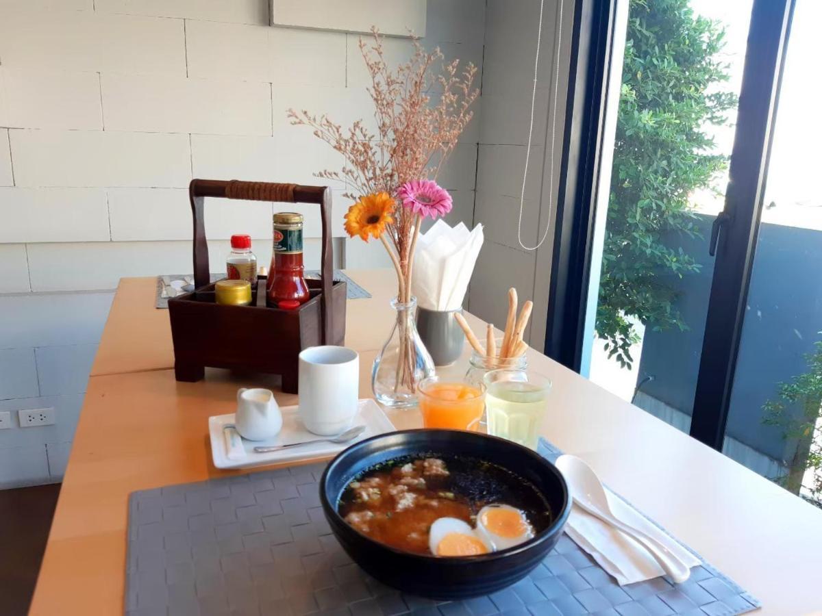 Narita Amata Hotel Chonburi Buitenkant foto